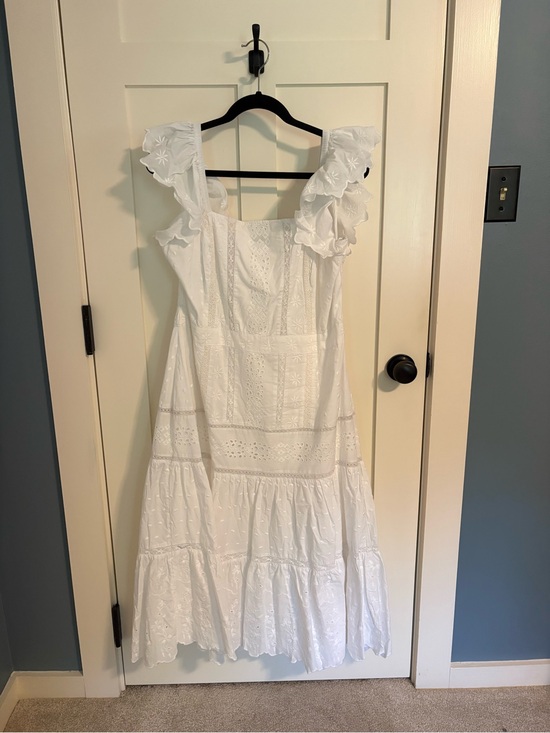 Vineyard Vines Dresses & Skirts - Vineyard Vines White Eyelet Ruffle Maxi Dress
